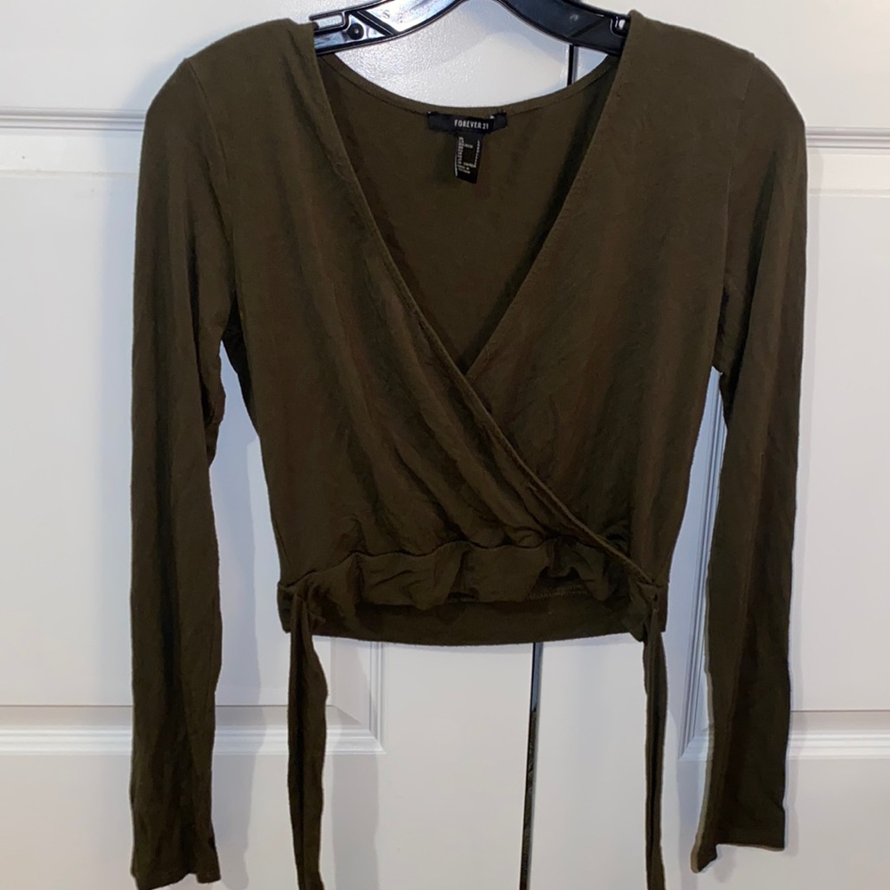 NWOT FOREVER 21 olive green crop top